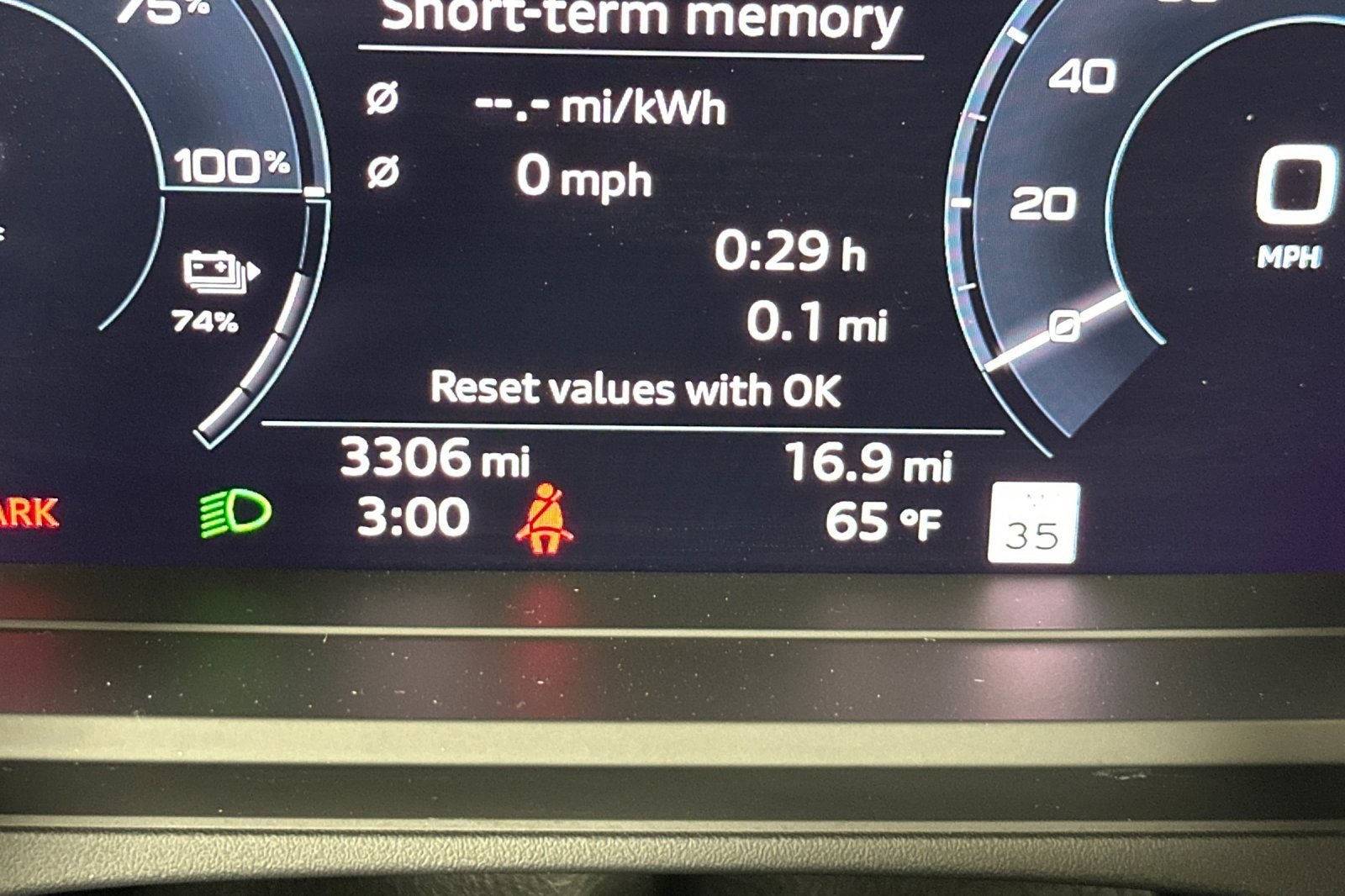 Used 2025 Audi Q4 e-tron Premium Plus image 23