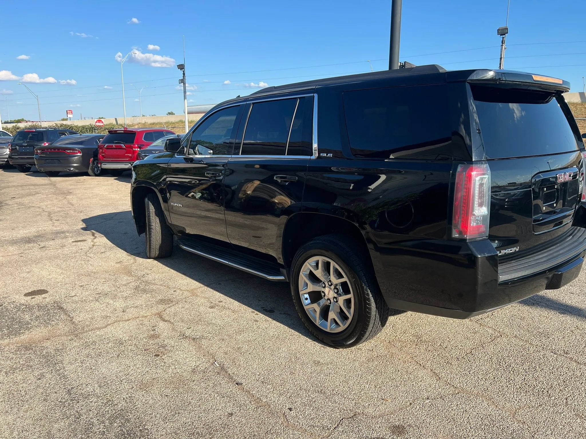 Used 2018 GMC Yukon SLE w/ SLE Value Package AWD/4WD image 7