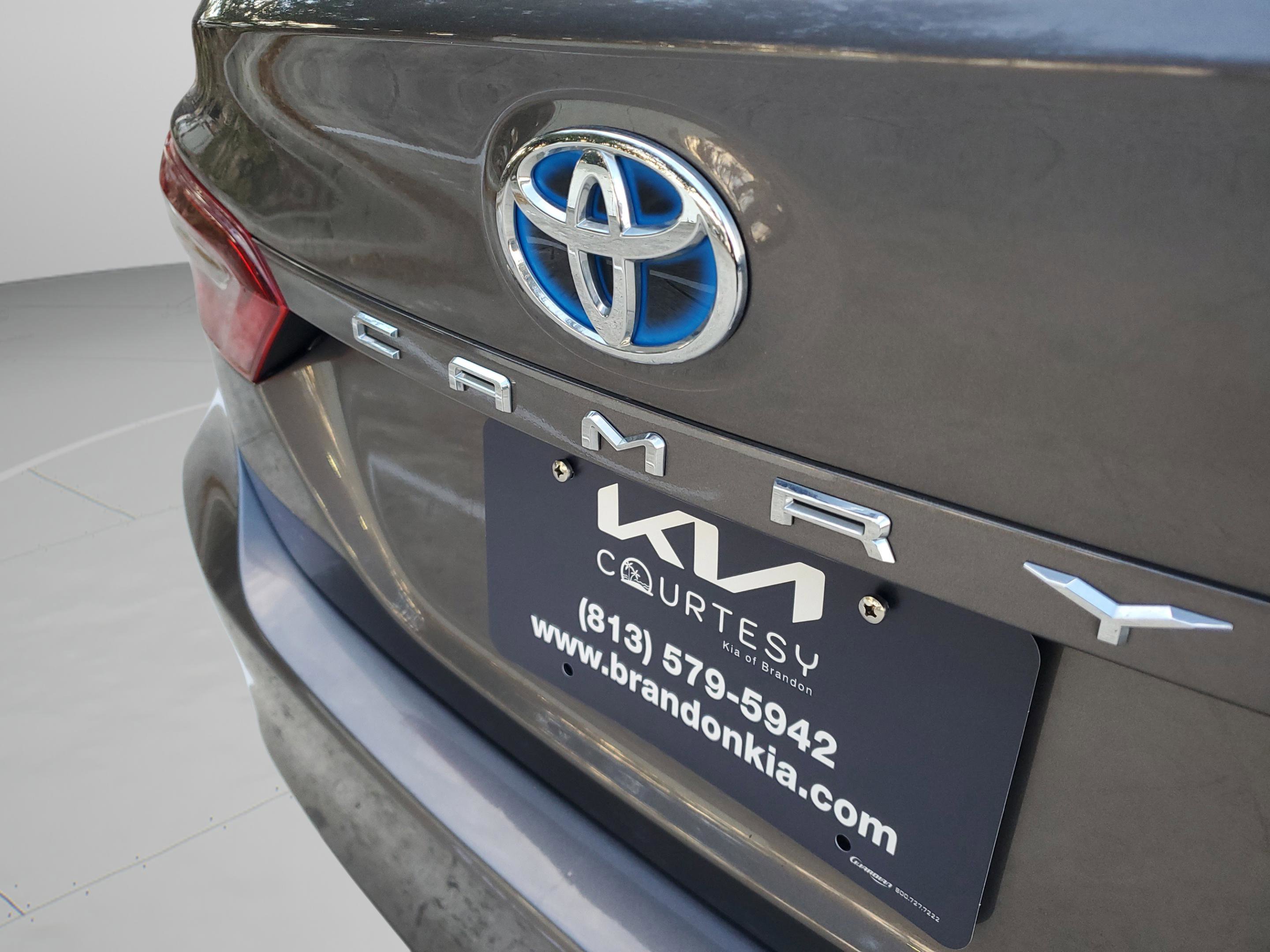 Used 2022 Toyota Camry LE image 9