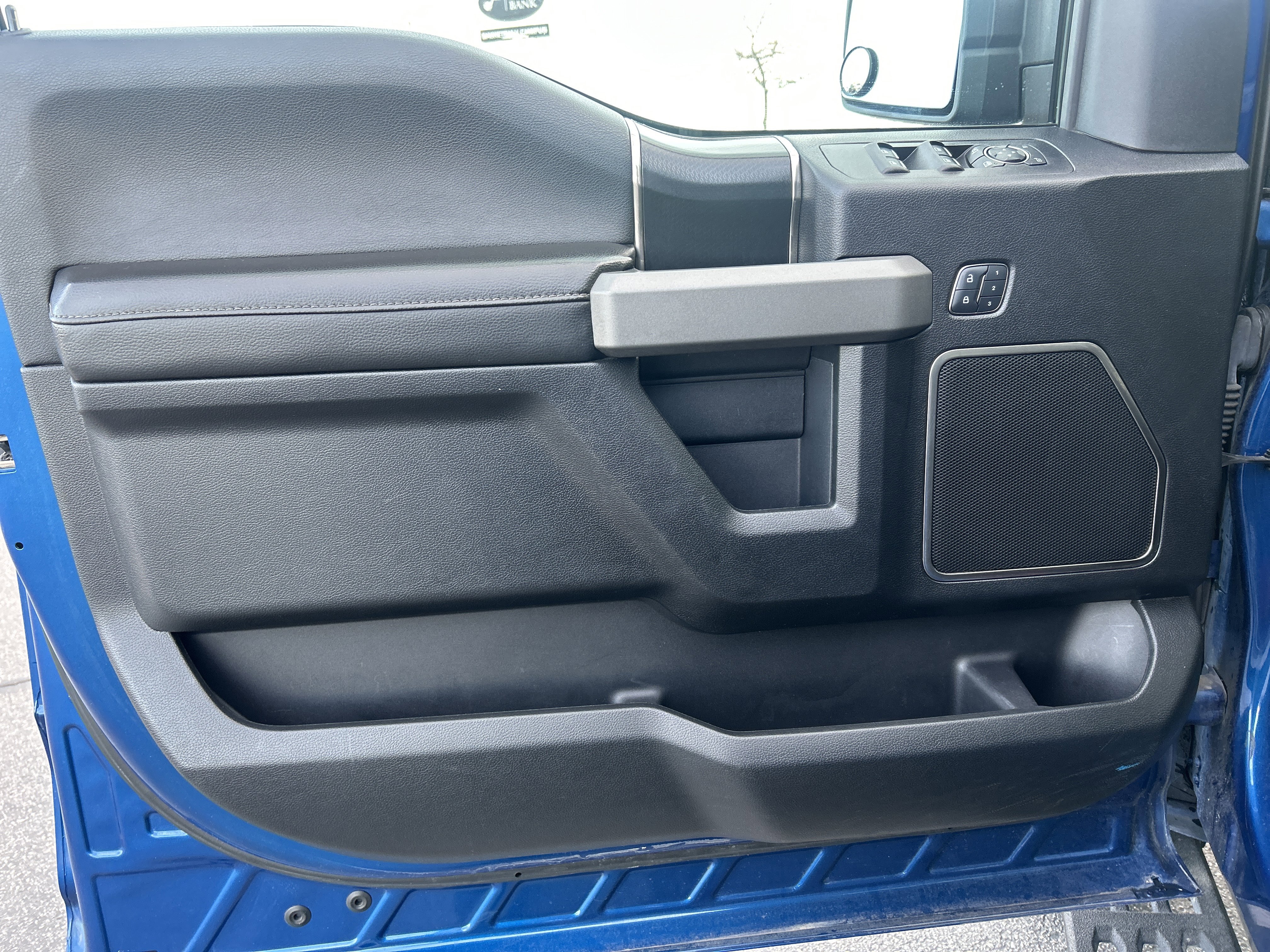 Used 2018 Ford F150 Raptor w/ Equipment Group 802A Luxury image 15