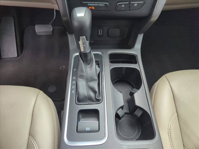 Used 2017 Ford Escape SE w/ SE Leather Comfort Package FWD image 16