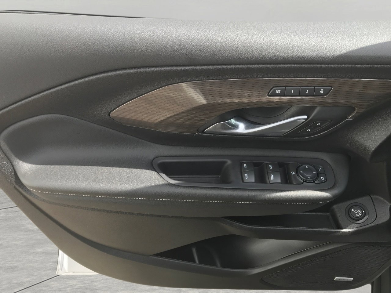 Used 2024 GMC Terrain Denali image 29