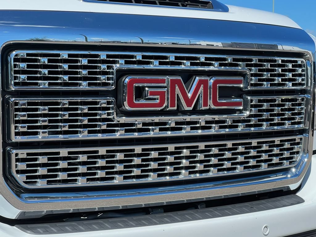 Used 2019 GMC Sierra 2500 Denali w/ Duramax Plus Package AWD/4WD image 50