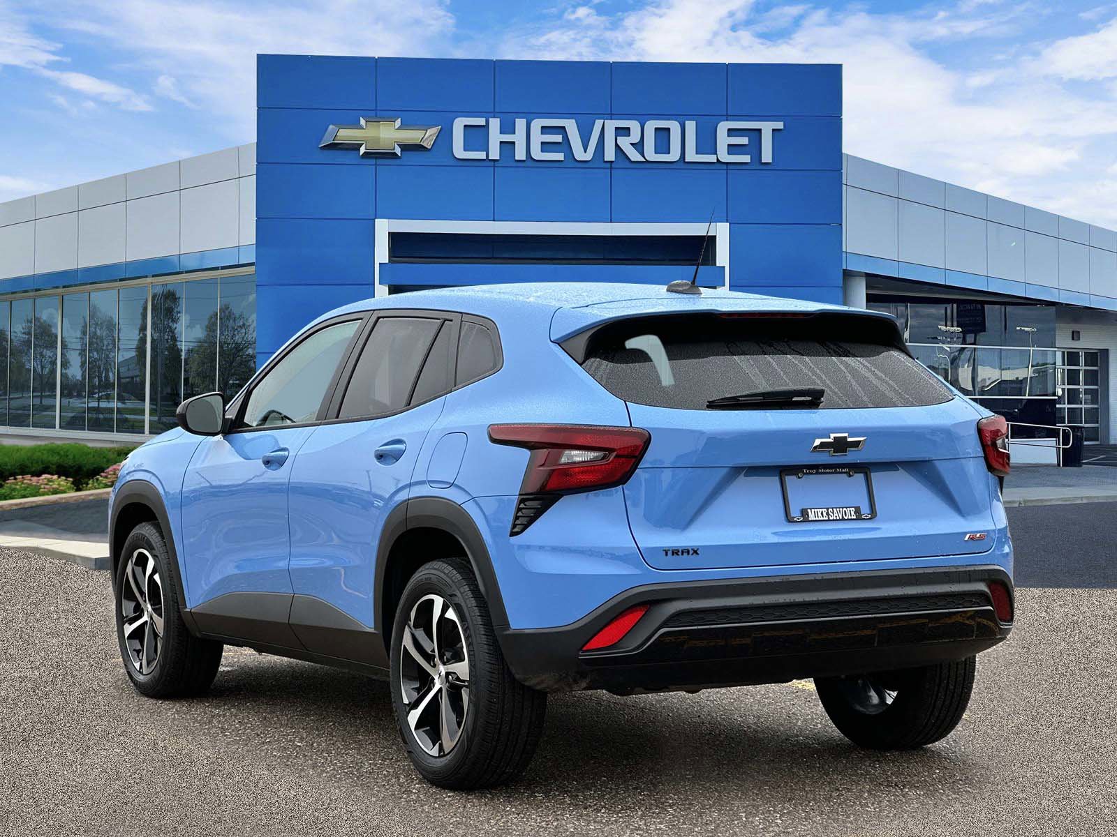 Certified 2024 Chevrolet Trax RS w/ Driver Confidence Package image 3