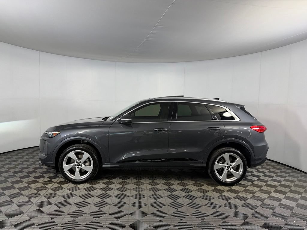 Used 2025 Audi Q5 Premium Plus w/ Premium Plus AWD/4WD image 10