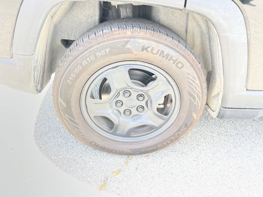 Used 2018 Jeep Compass Sport image 13