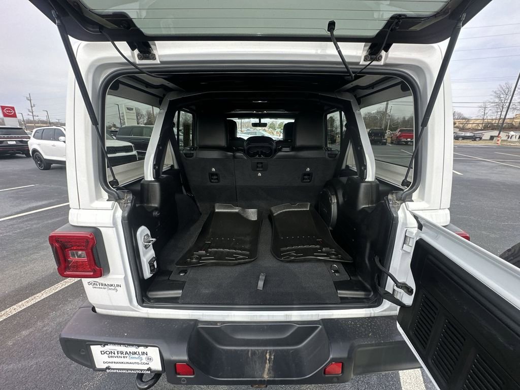 Used 2020 Jeep Wrangler Unlimited Sahara image 24