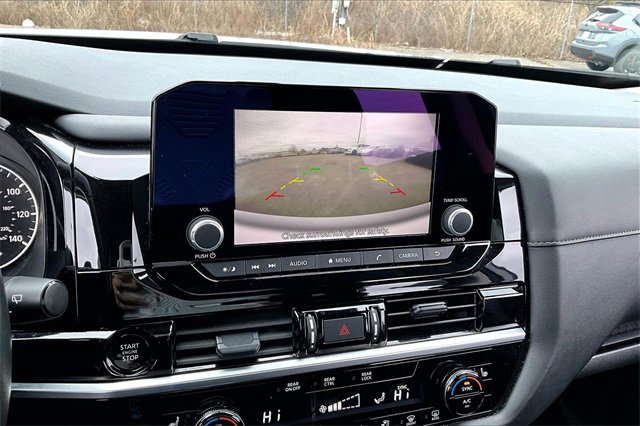 Certified 2025 Nissan Pathfinder SV image 13