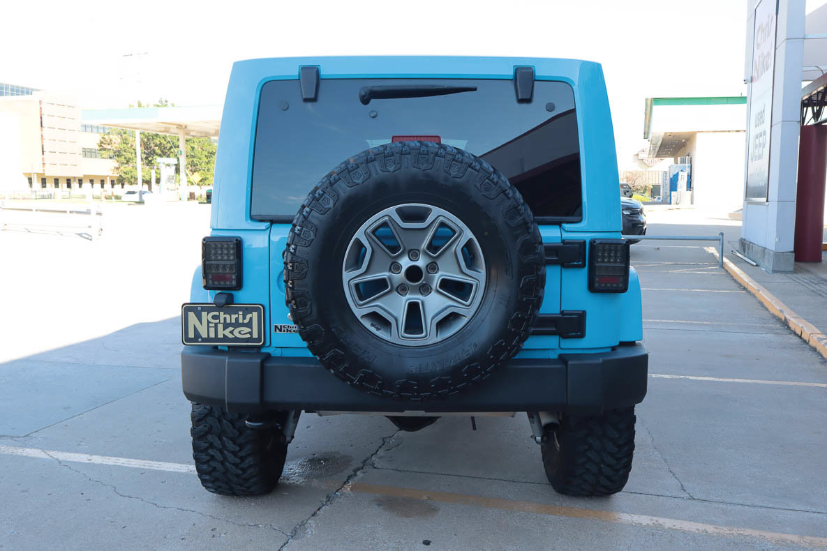 Used 2017 Jeep Wrangler Unlimited Rubicon w/ Connectivity Group AWD/4WD image 7