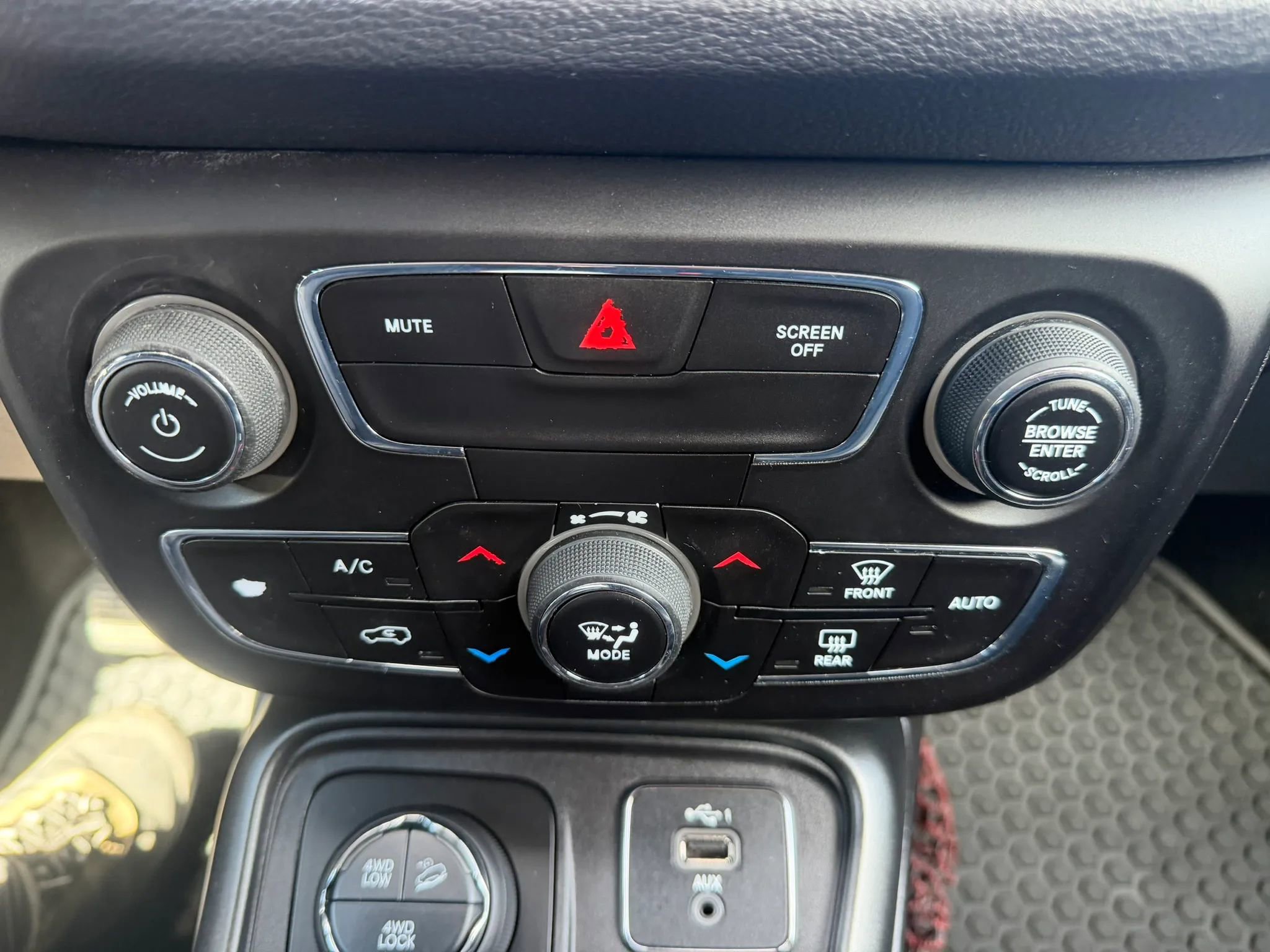 Used 2019 Jeep Compass Trailhawk image 26