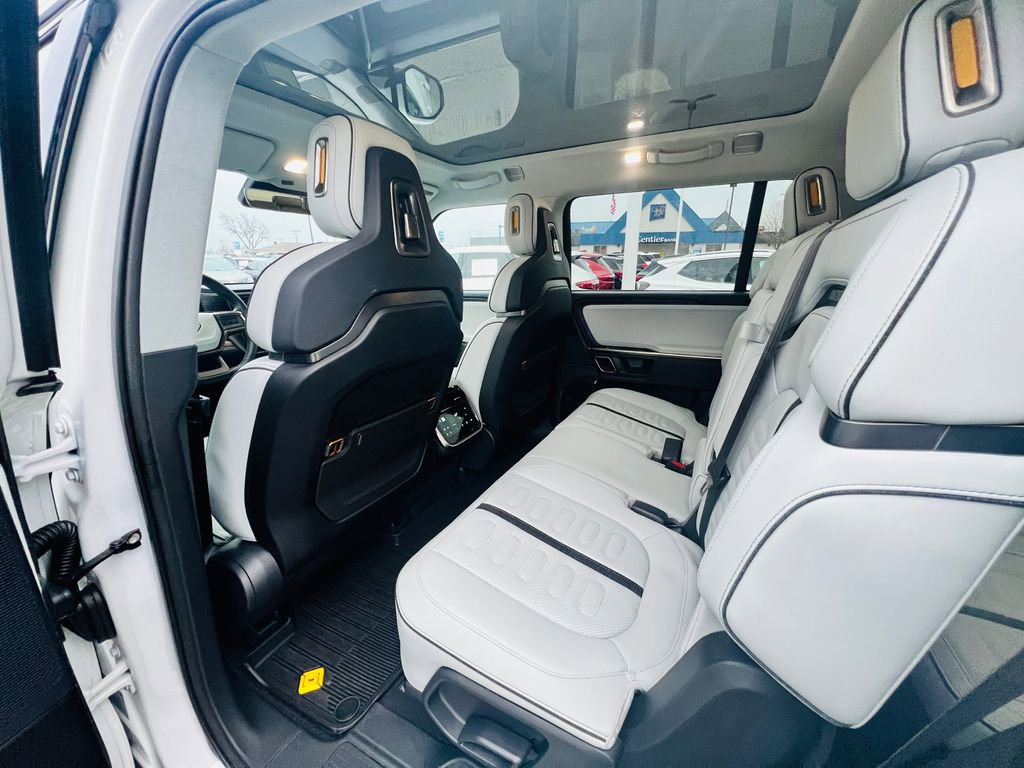 Used 2023 Rivian R1S Adventure image 24