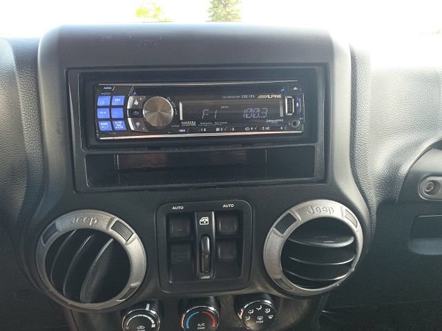 Used 2012 Jeep Wrangler Unlimited Sport AWD/4WD image 17