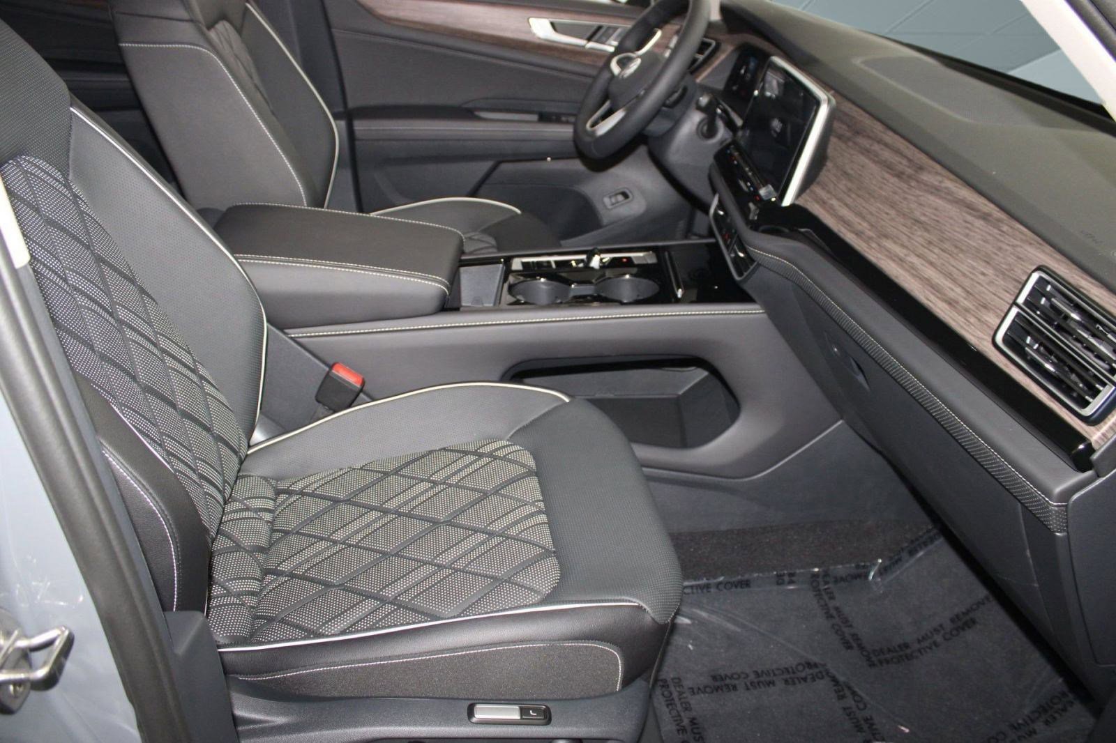 New 2026 Volkswagen Atlas SEL Premium R-Line image 32