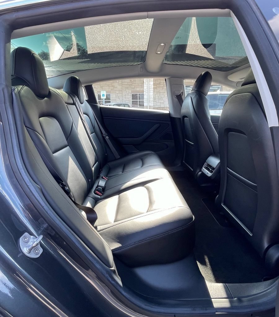 Used 2018 Tesla Model 3 Long Range RWD image 26