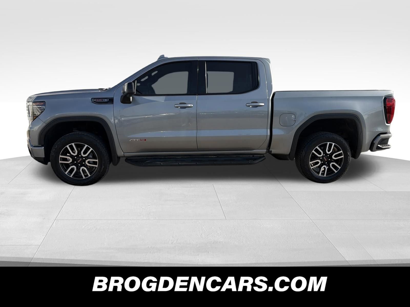 Used 2024 GMC Sierra 1500 AT4 w/ AT4 Premium Package image 5
