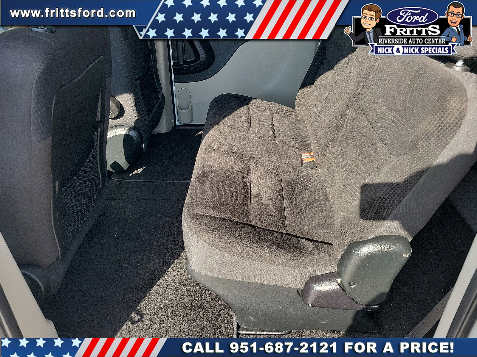 Used 2018 Dodge Grand Caravan SE w/ UConnect Hands-Free Group image 12