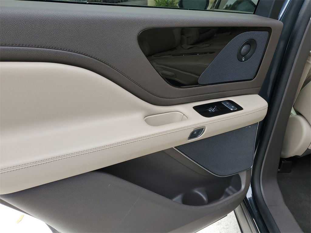 Certified 2024 Lincoln Aviator Reserve image 9