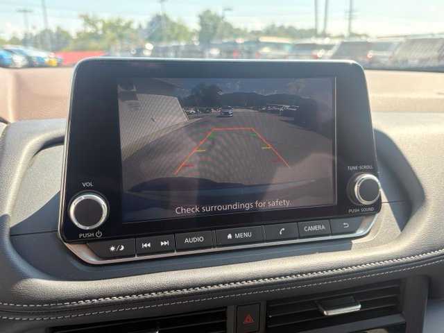 Used 2023 Nissan Rogue SV AWD/4WD image 5