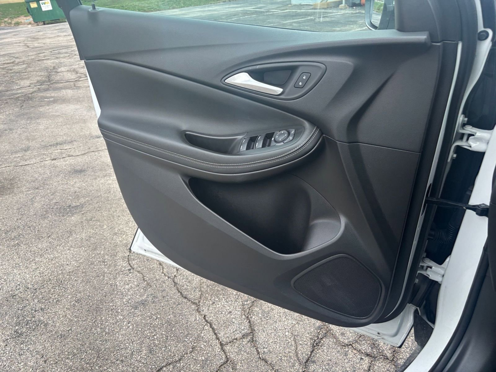 Used 2025 Buick Encore GX Preferred AWD/4WD image 18