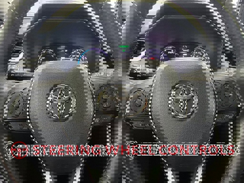 Used 2020 Toyota RAV4 XLE image 19