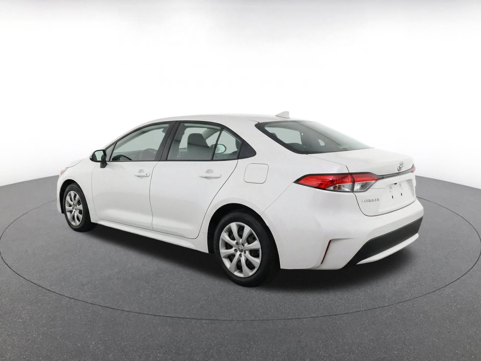 Used 2025 Toyota Corolla LE FWD image 7