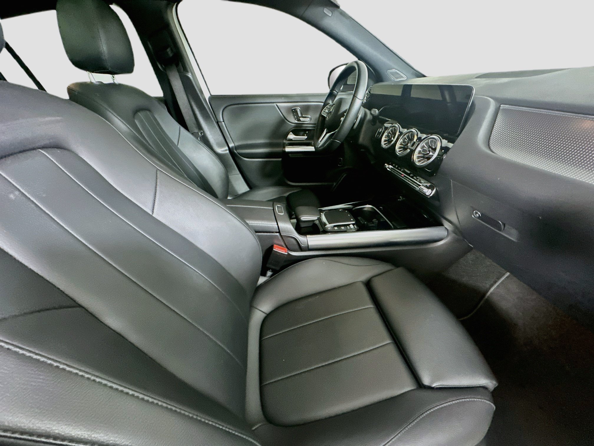 Used 2023 Mercedes-Benz GLA 250 w/ Premium Package image 30