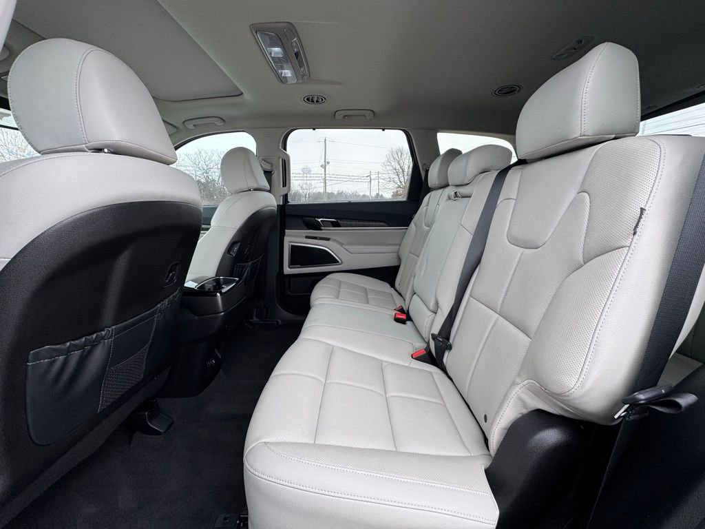 Used 2023 Kia Telluride EX image 13