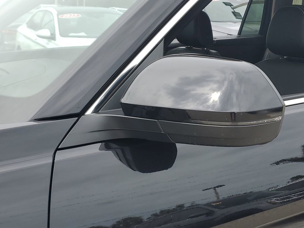 Certified 2025 Volkswagen Atlas SEL AWD/4WD image 13