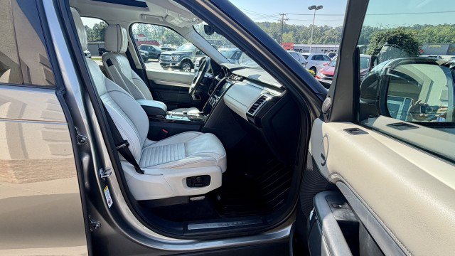 Used 2017 Land Rover Discovery First Edition AWD/4WD image 23