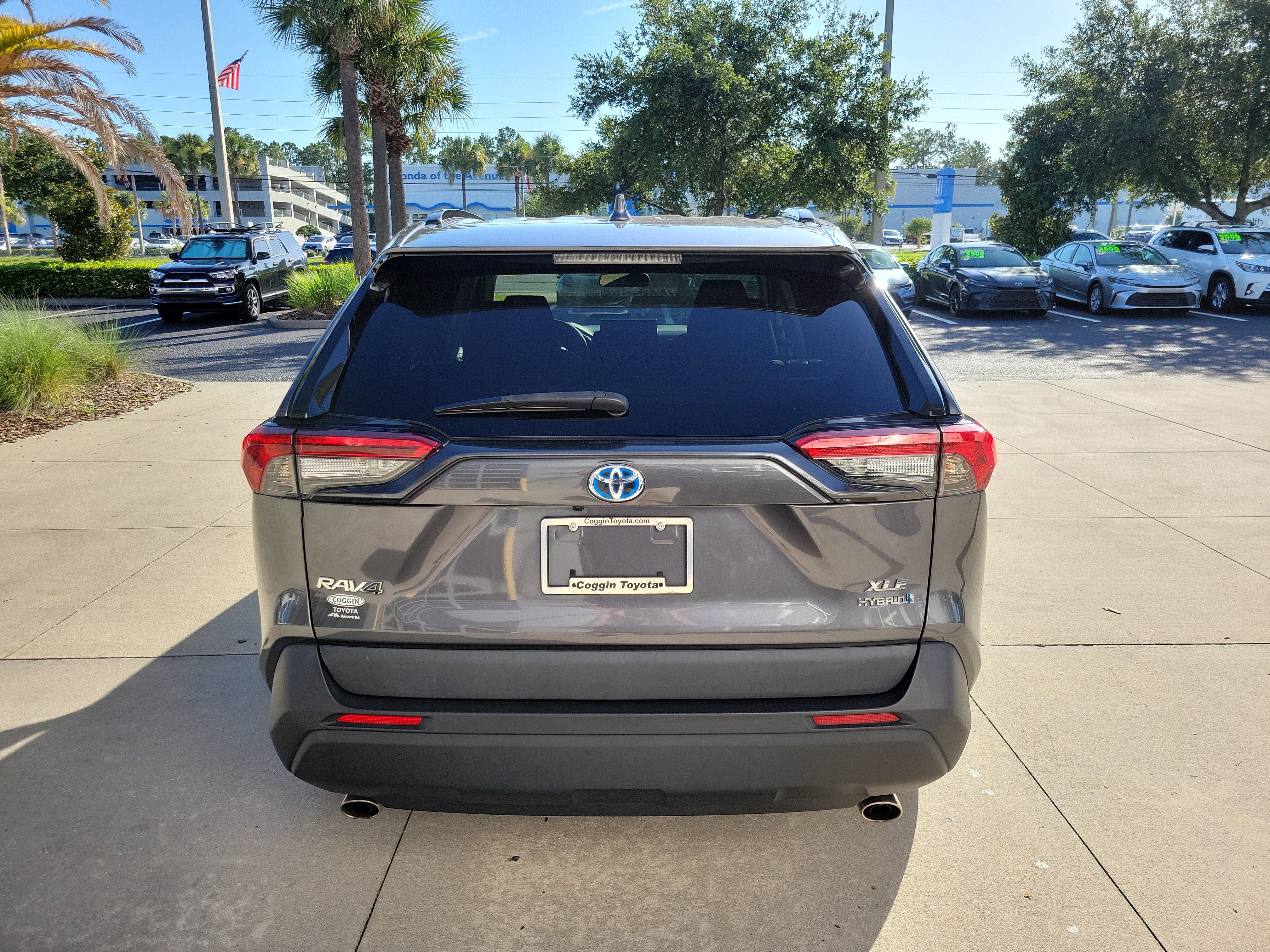 Used 2021 Toyota RAV4 XLE AWD/4WD image 5