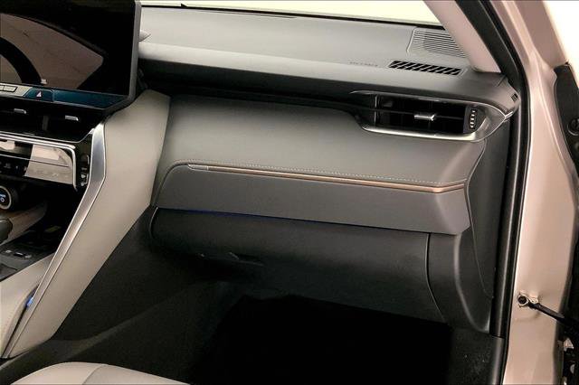 Used 2024 Toyota Venza XLE image 23