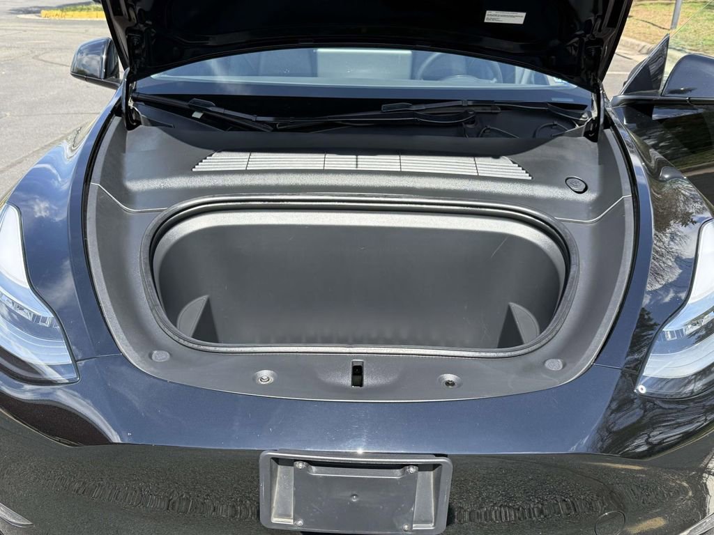 Used 2022 Tesla Model Y Long Range image 29