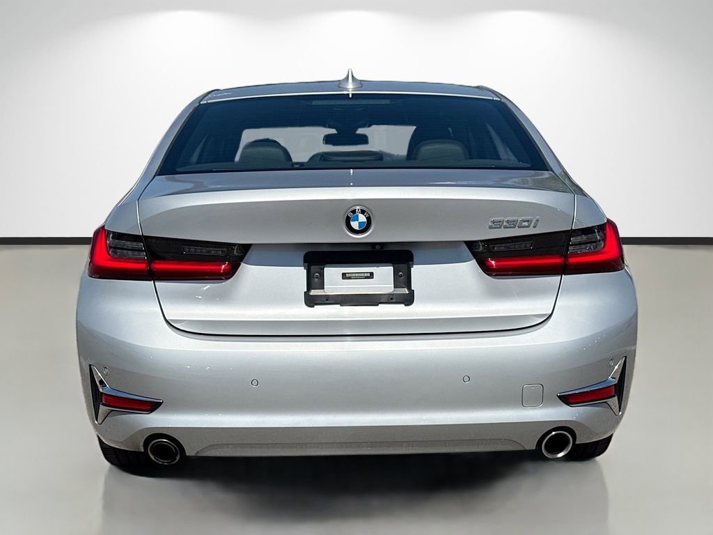Used 2019 BMW 330i Sedan w/ Premium Package image 4