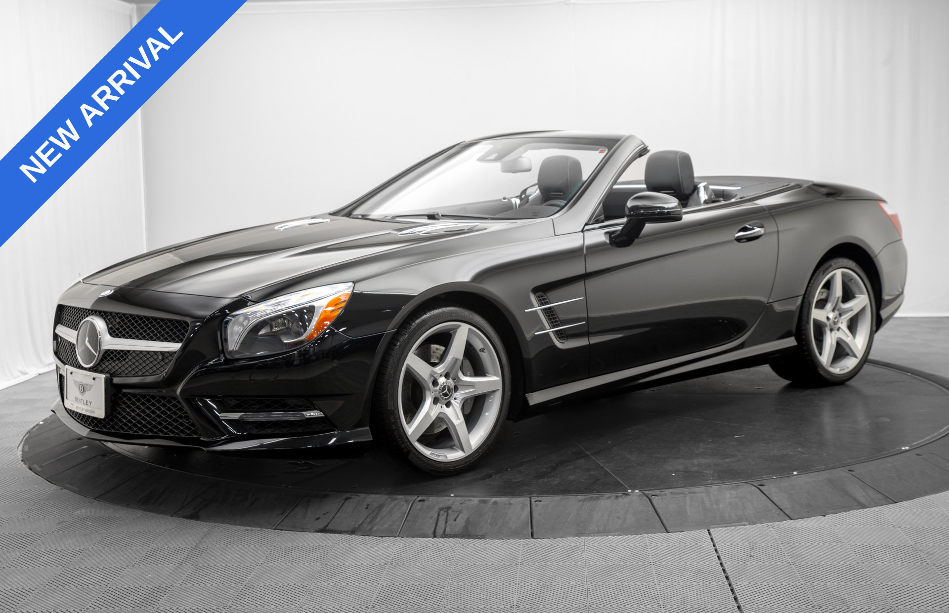 Used 2016 Mercedes-Benz SL 550 image 3