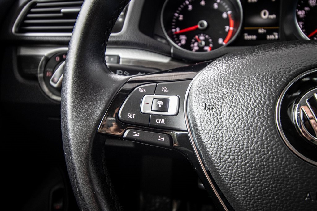 Used 2018 Volkswagen Passat 2.0T SE image 30