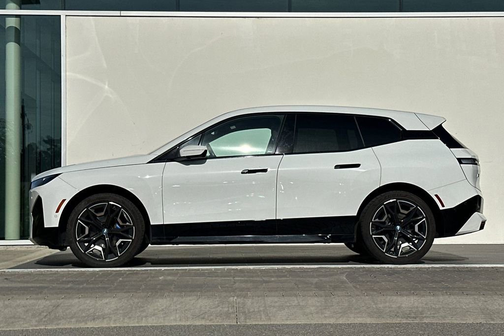 Used 2024 BMW iX xDrive50 w/ Premium Package image 6