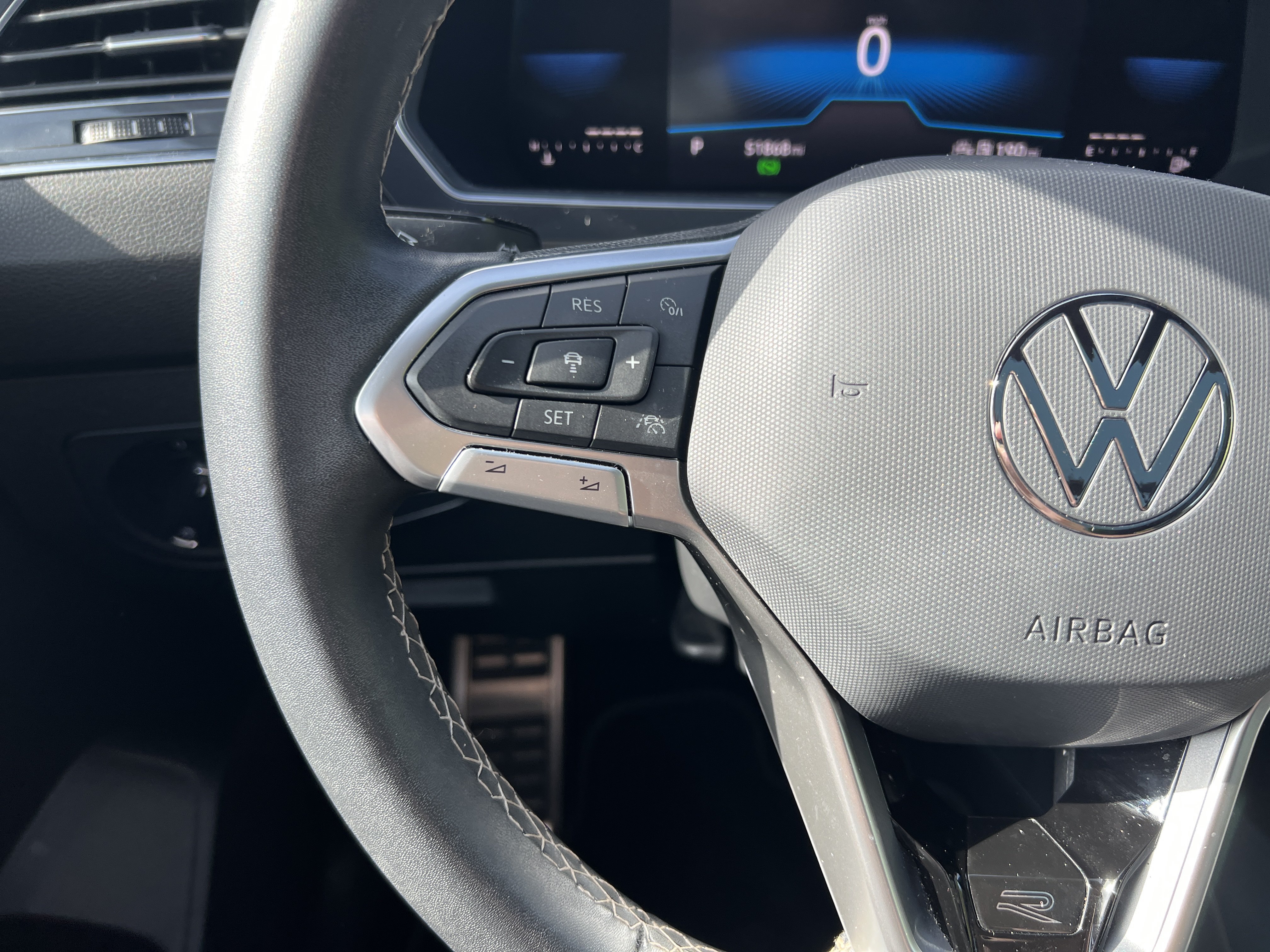Certified 2023 Volkswagen Tiguan SE R-Line FWD image 16
