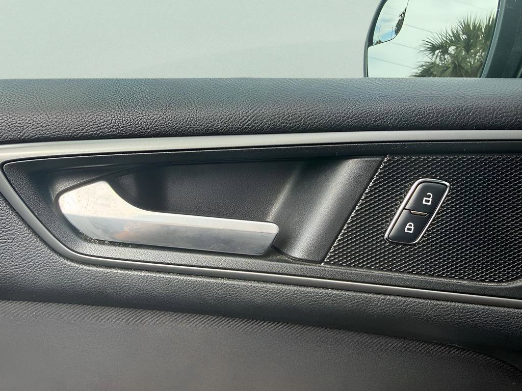 Used 2015 Ford Edge SE image 14