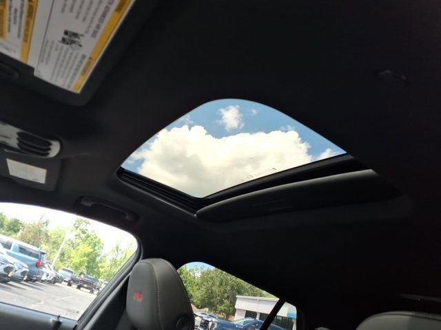 New 2026 Chevrolet Trax RS w/ Sunroof Package FWD image 13
