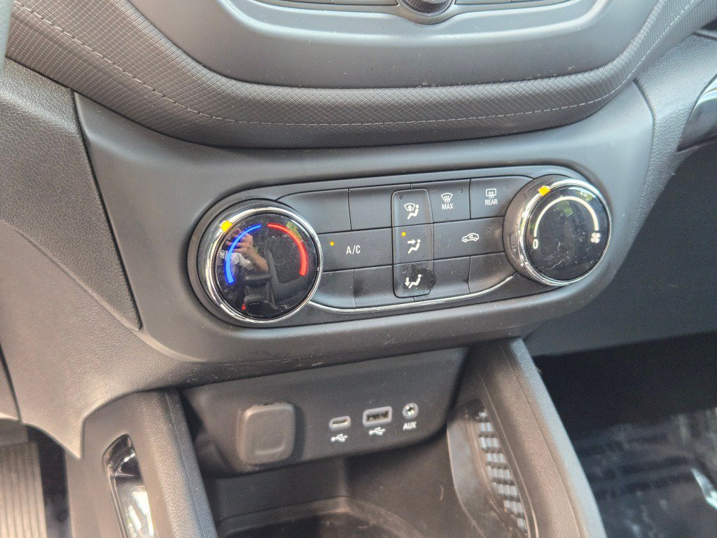 Used 2021 Chevrolet TrailBlazer LS FWD image 24