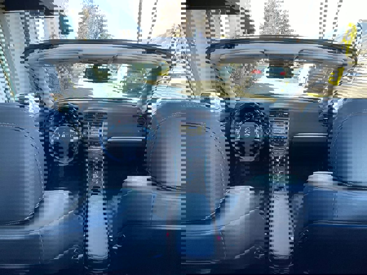 Used 2011 Lexus IS 250C image 13