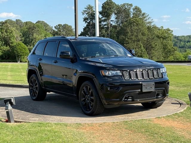 Used 2019 Jeep Grand Cherokee Altitude AWD/4WD image 8
