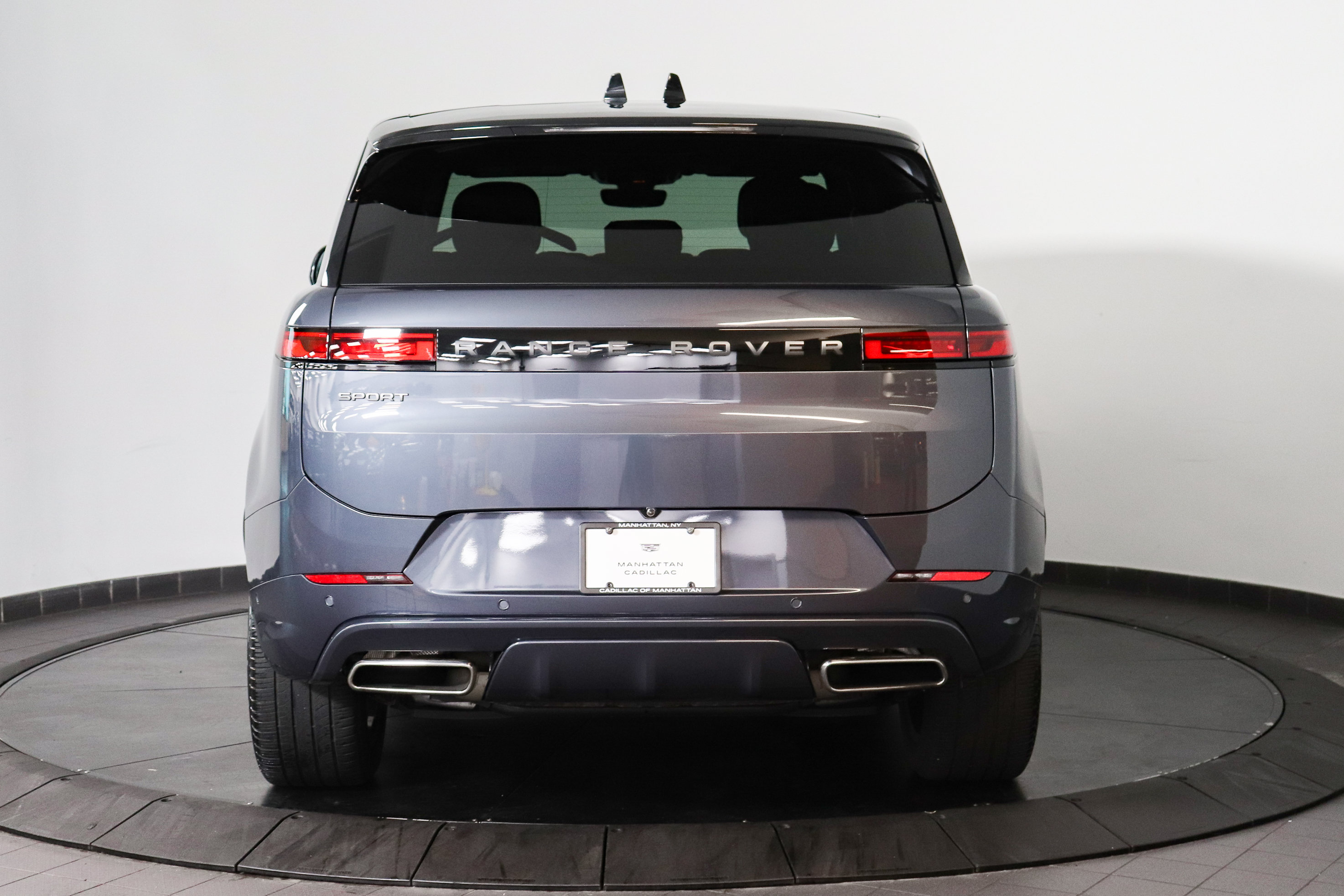 Used 2024 Land Rover Range Rover Sport Dynamic SE AWD/4WD image 5