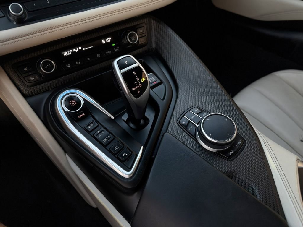 Used 2019 BMW i8 image 19