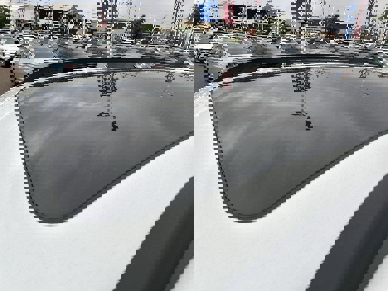 New 2026 Volkswagen Atlas SE image 18