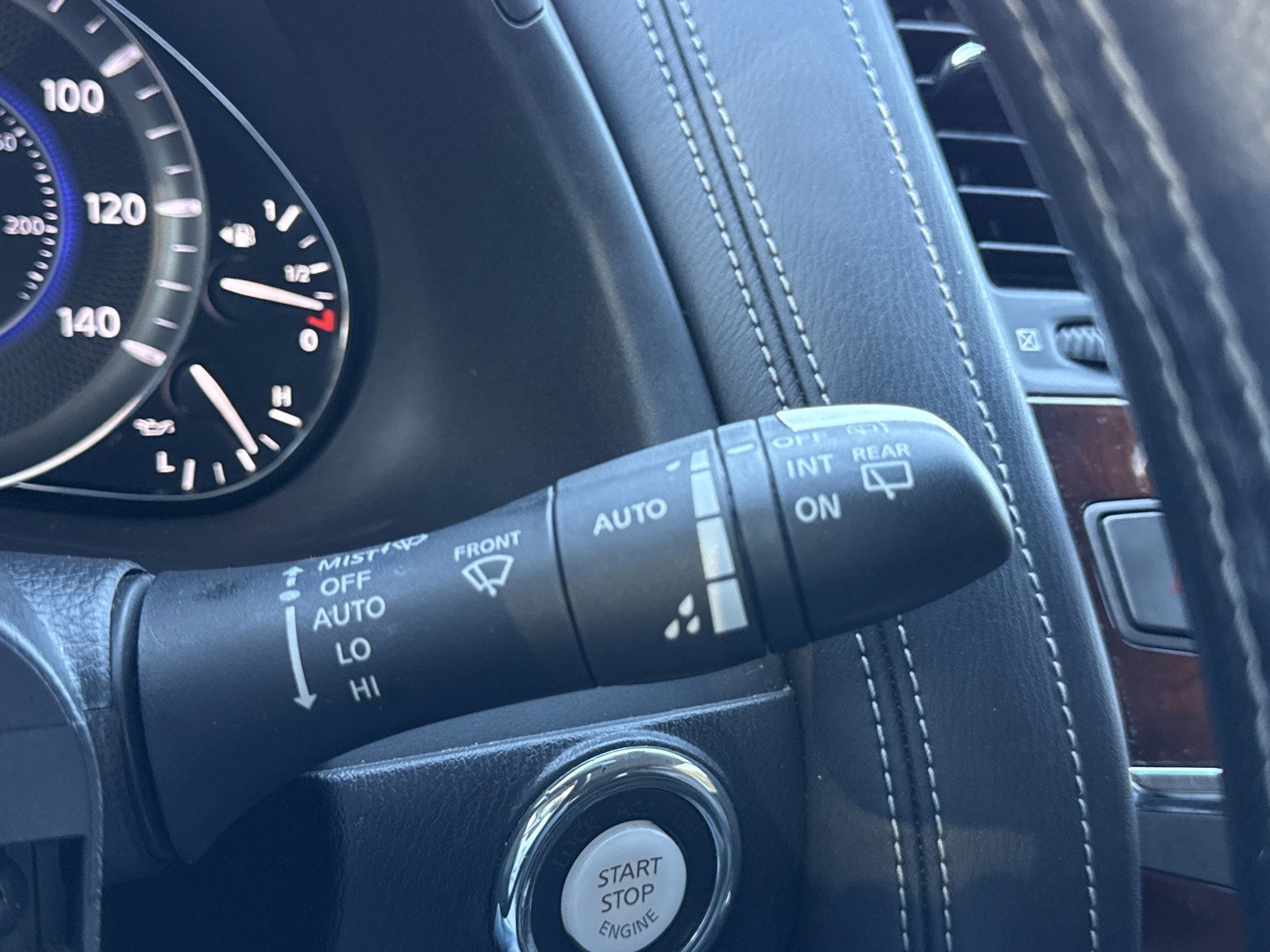 Used 2017 INFINITI QX80 4WD w/ Deluxe Technology Package image 28