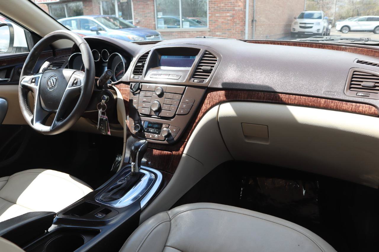 Used 2012 Buick Regal Leather FWD image 11
