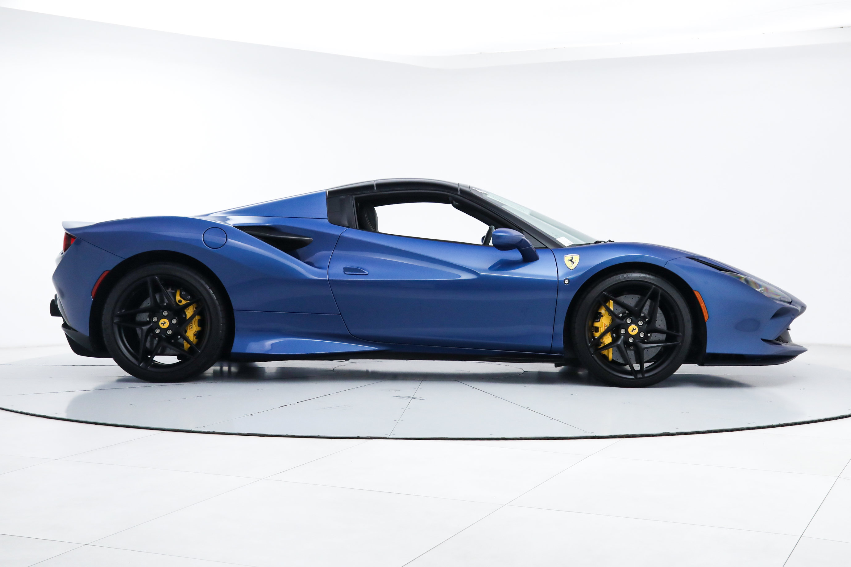 Certified 2023 Ferrari F8 Tributo RWD image 11