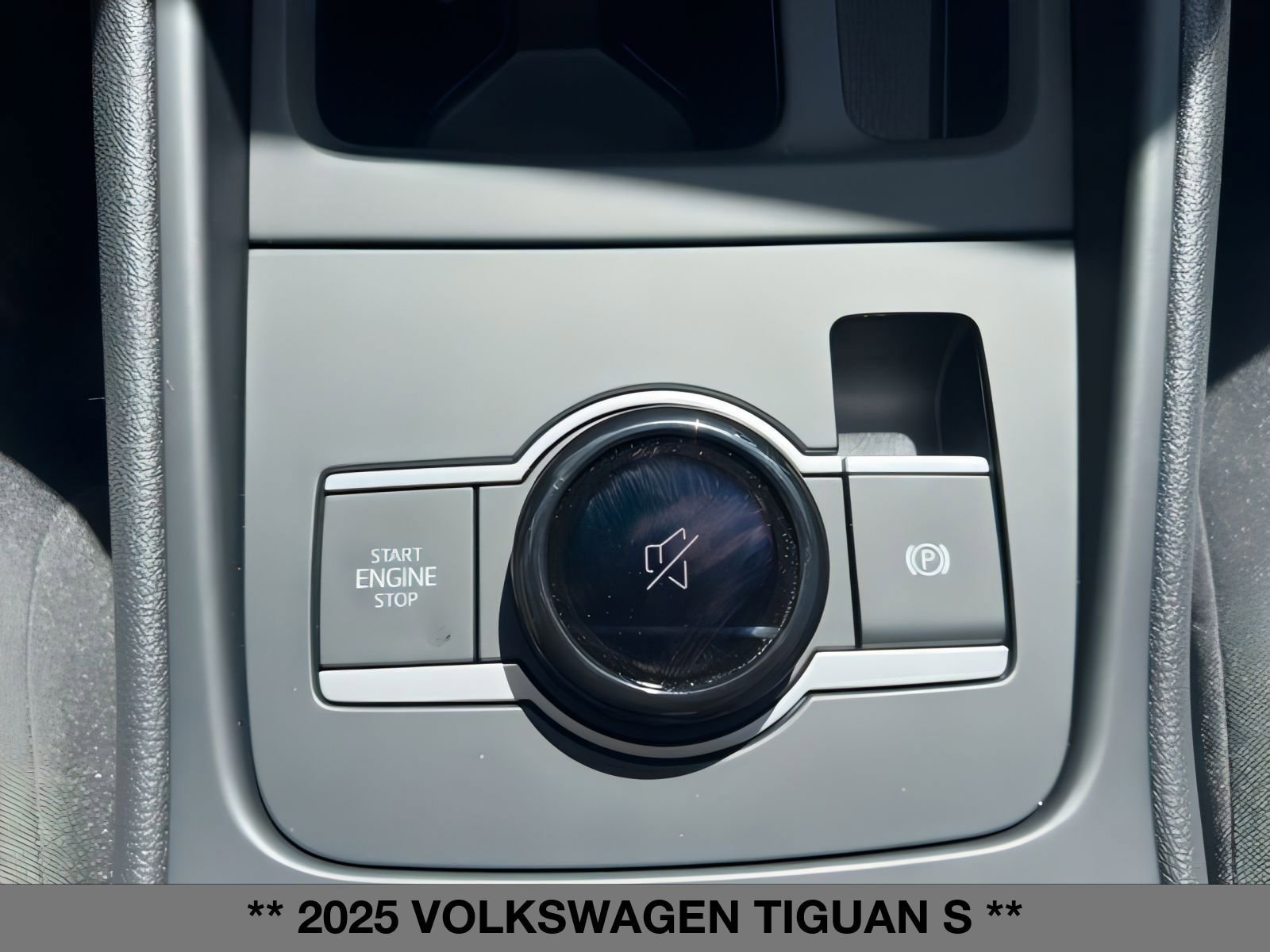 New 2025 Volkswagen Tiguan S AWD/4WD image 24