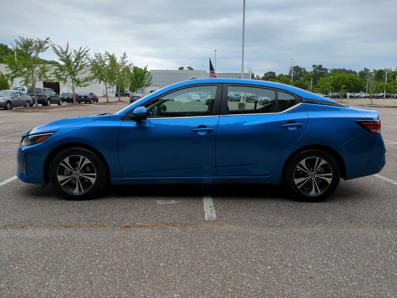 Used 2025 Nissan Sentra SV FWD image 7